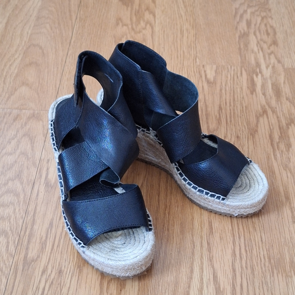 EILEEN FISHER Willow Wedge Espadrille Black Leather Sandals EUC 5.5